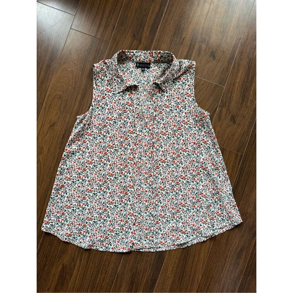B by BOBEAU XS floral sleeveless collared shirt